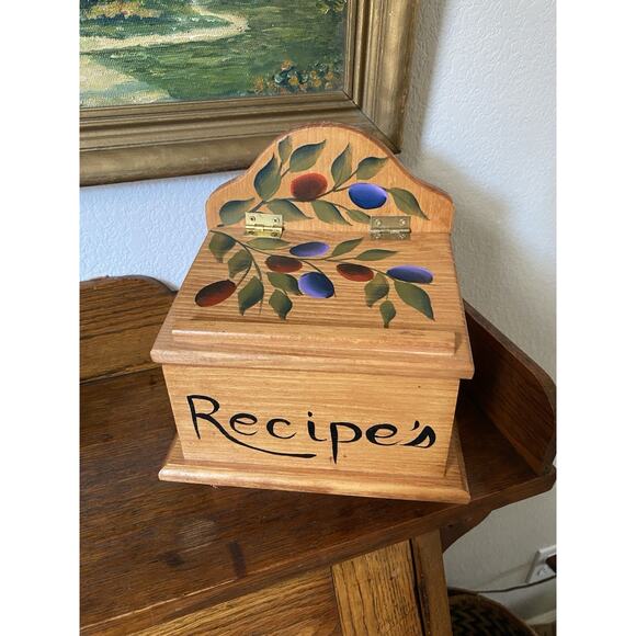 Vintage Solid Wooden Folk Art Hand Painted Lidded Recipe Storage Box - Picture 1 of 7